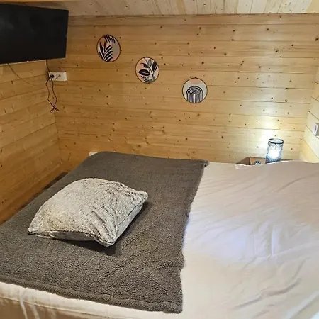 Confortable A 77 M² Avec Vue בקתה